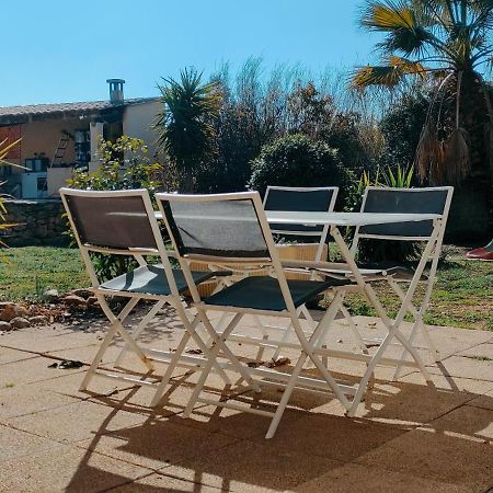 Offrez-Vous Un Sejour Dans Notre Gite A Entressen Une Grande Piscine Pour Se Rafraichir ,Un Espace De Jeux Pour Enfants Pour Des Heures De Divertissement Un Terrain De Petanque Pour Des Parties Endiablees Bagian luar foto