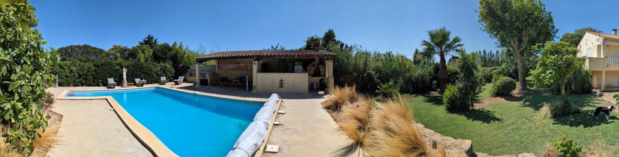 Offrez-Vous Un Sejour Dans Notre Gite A Entressen Une Grande Piscine Pour Se Rafraichir ,Un Espace De Jeux Pour Enfants Pour Des Heures De Divertissement Un Terrain De Petanque Pour Des Parties Endiablees Bagian luar foto